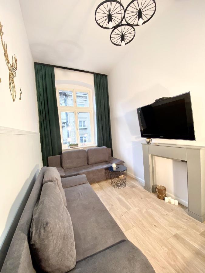 Angel Taczaka Apartment
