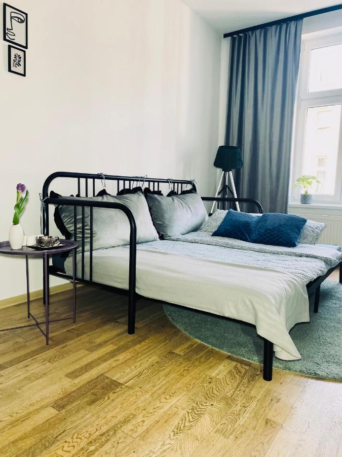 Angel Taczaka Apartment